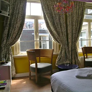 2* Hotel Greenhouse Effect